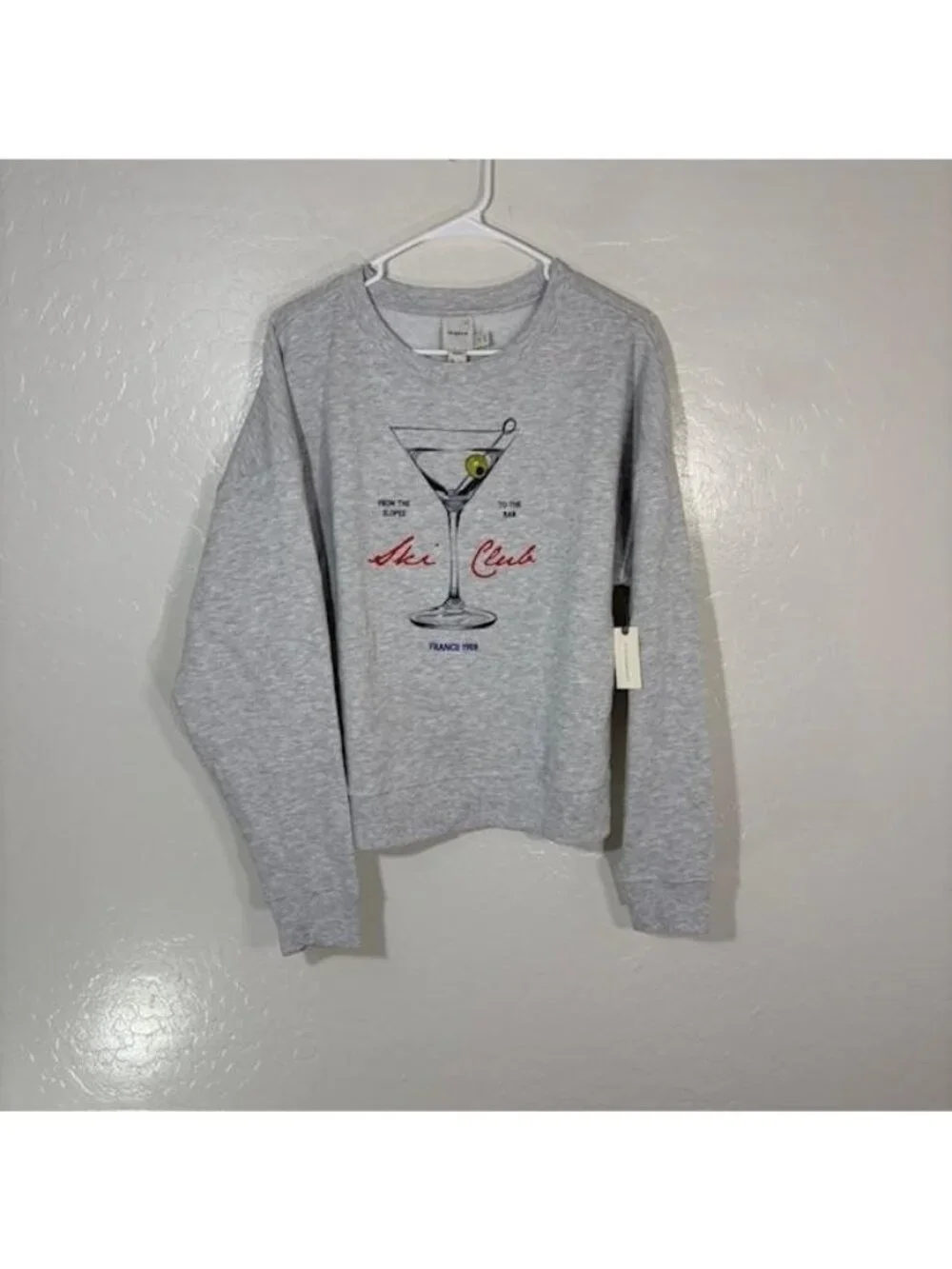 Maeve Sweatshirt Womens Medium Gray Ski Club Cocktail Graphic Pullover Fleece - Picture 1 of 9
